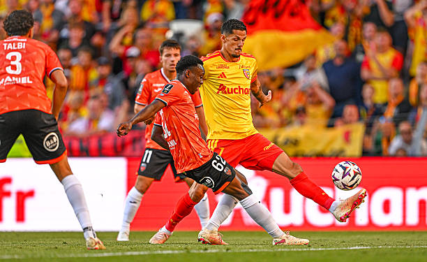 Arthur AVOM de Lorient contre Lens